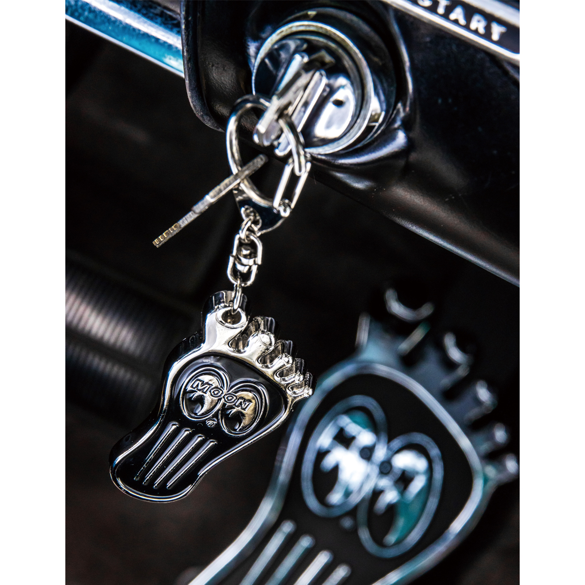 MOONEYES Bare Foot Gas Pedal Metal Key Ring